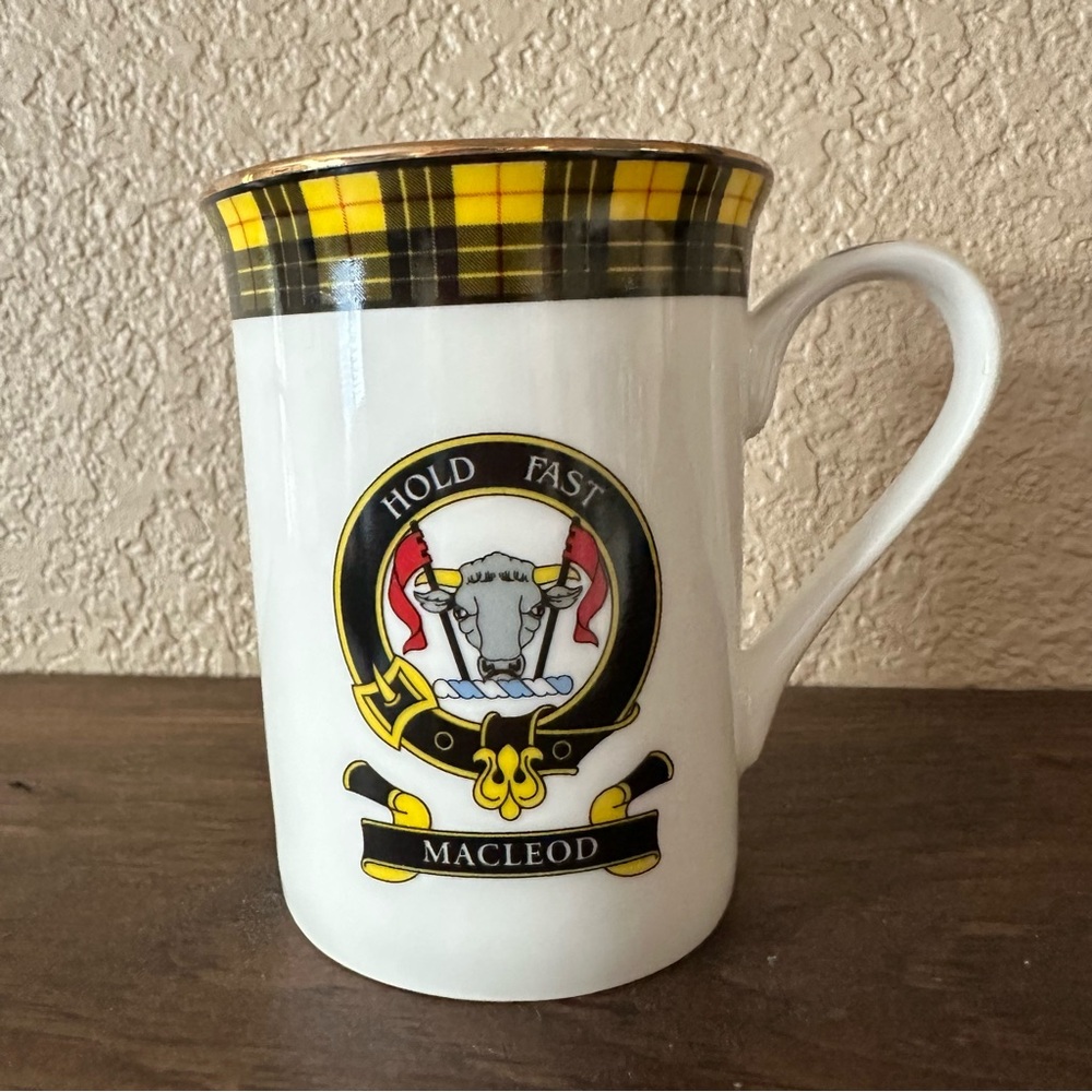 Scotland Scotcrest fine bone china mug with MacLeod clan crest, motto & tartan